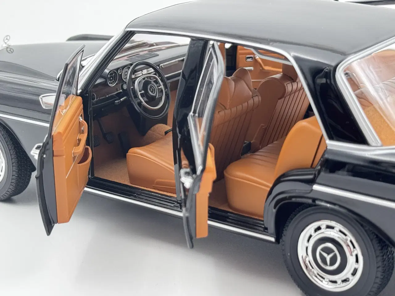 Billede 6 - 1968 Mercedes-Benz 280 SE Limousine 1:18