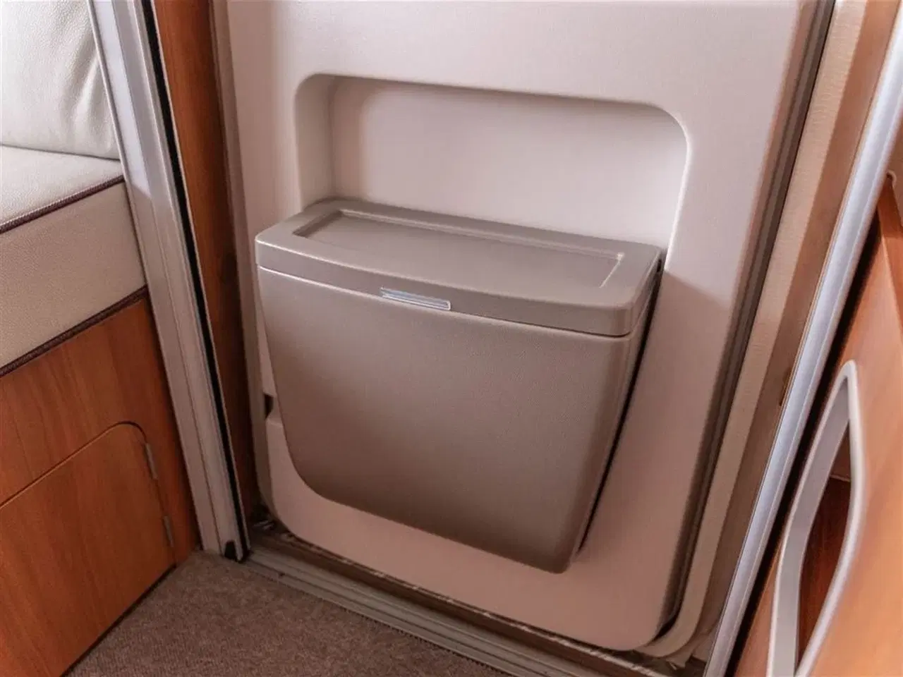 Billede 21 - 2019 - Hymer Eriba Touring Troll 535 GT   Yderst velholdt vogn med hævetag og meget udstyr
