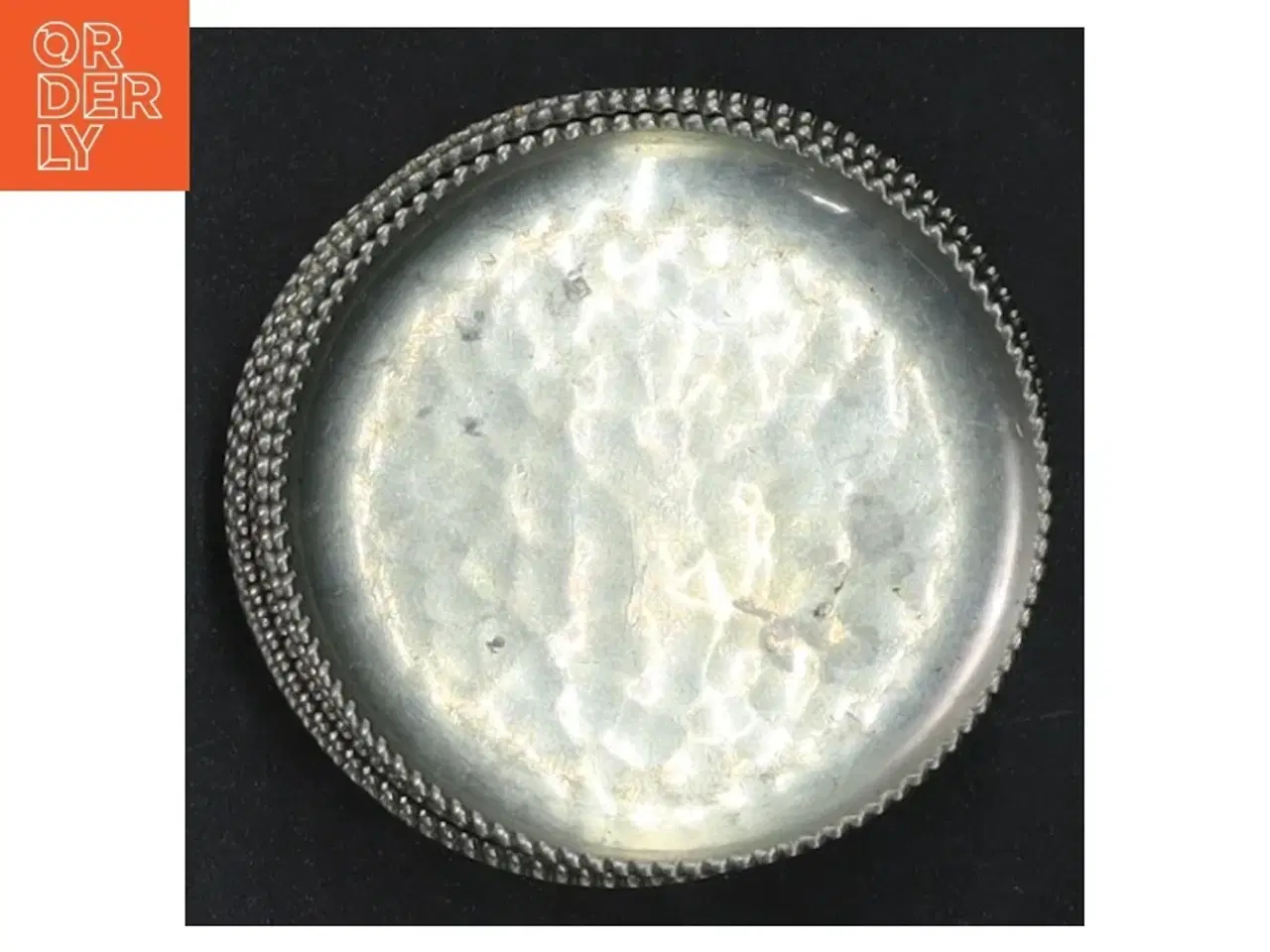 Billede 2 - Sølvfarvede metalbakker (str. Ø 6,5 cm)