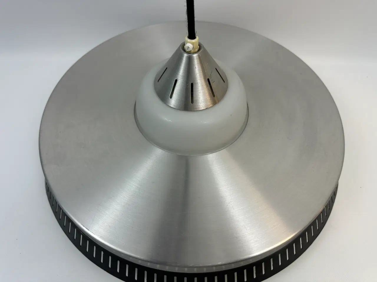 Billede 6 - Retro pendel i chrome / sort og opalglas
