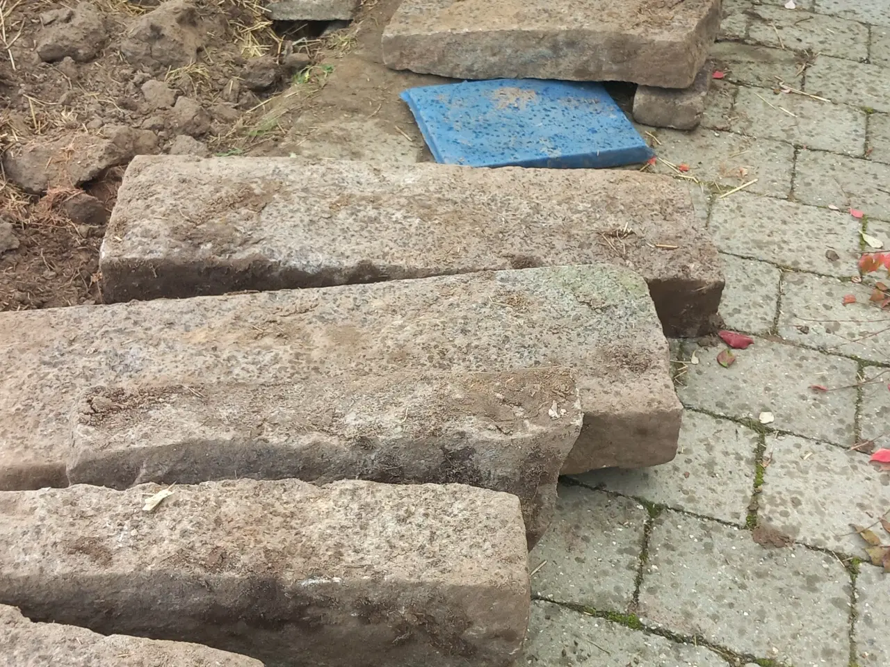 Billede 1 - Granitsten til trappe eller bed