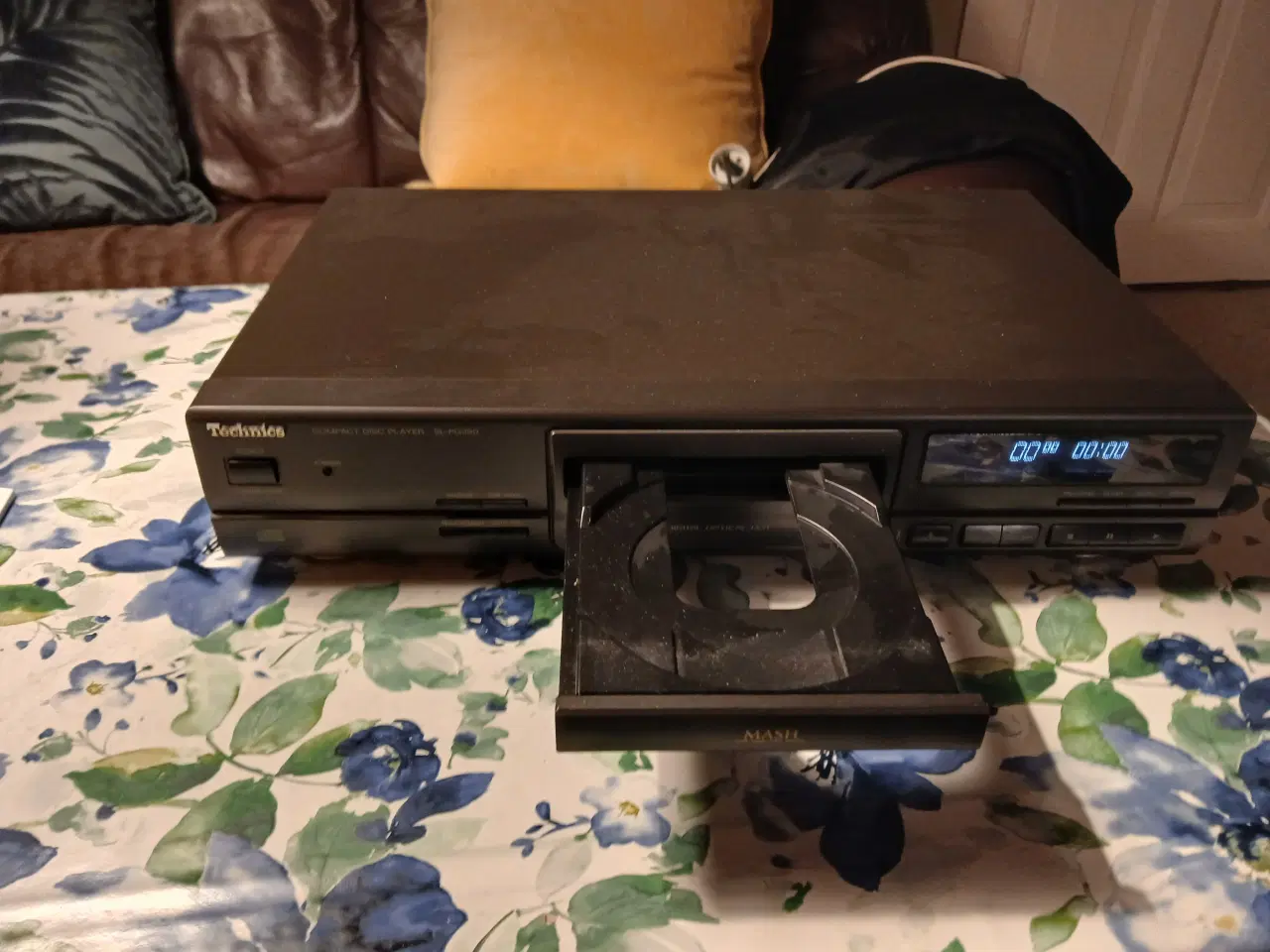 Billede 2 - CD Afspiller og cD er