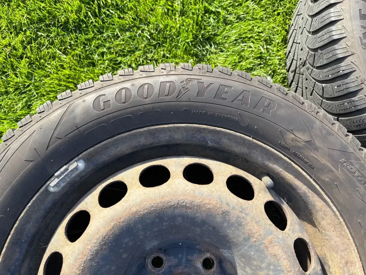 Billede 5 - Goodyear vinterdæk med dækholder