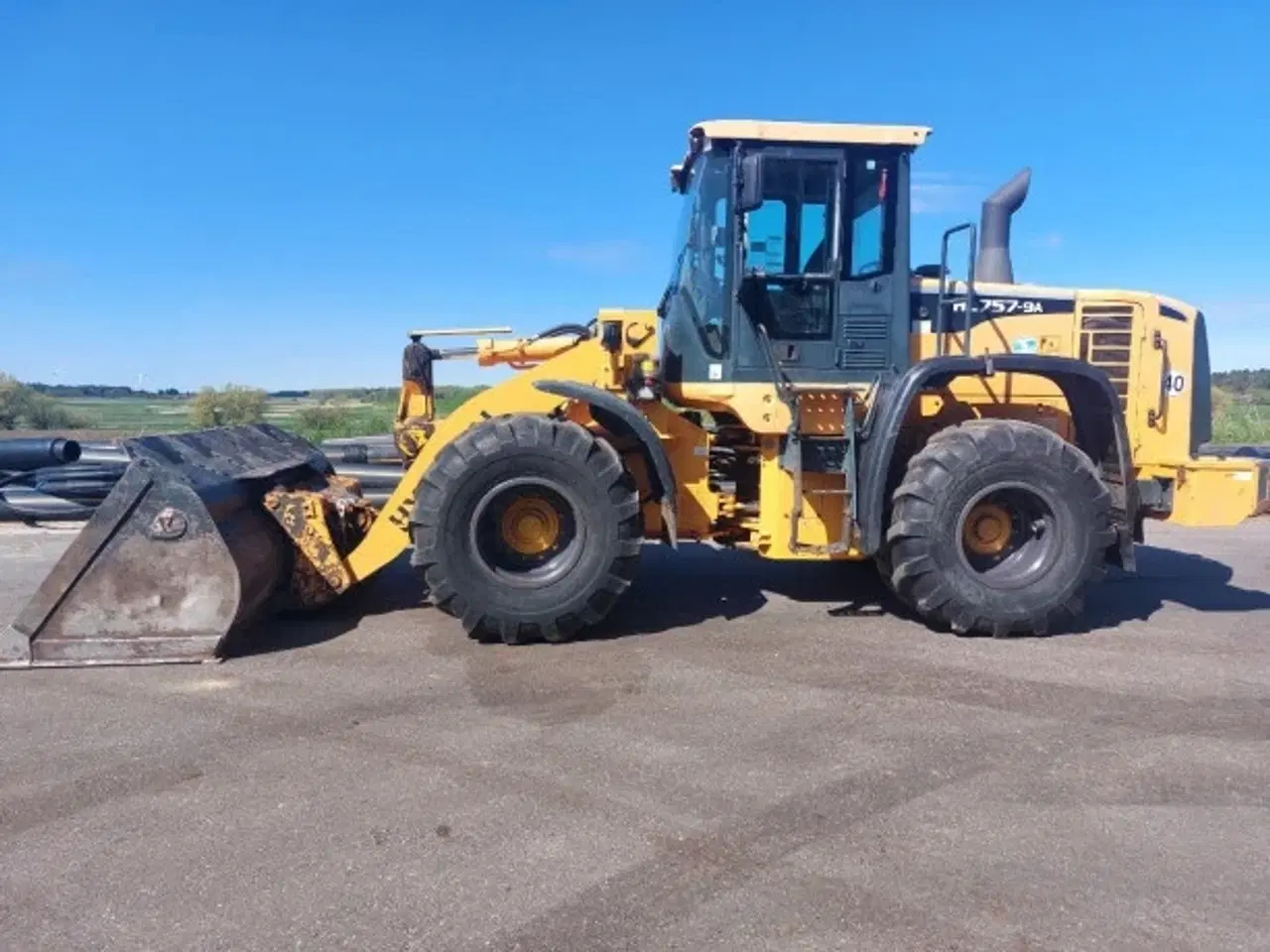 Billede 2 - 15tons maskine med traktordæk. Kun 6854 timer.