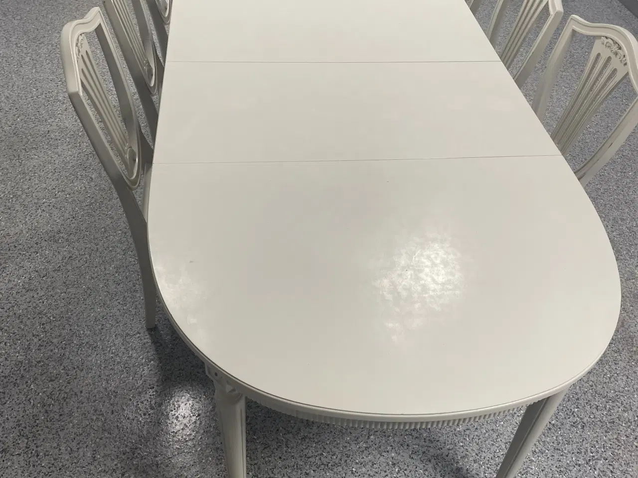 Billede 1 - Smukt gustaviansk spisebord med 6 stole