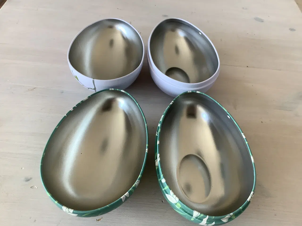 Billede 2 - 2 påskeæg i metal 