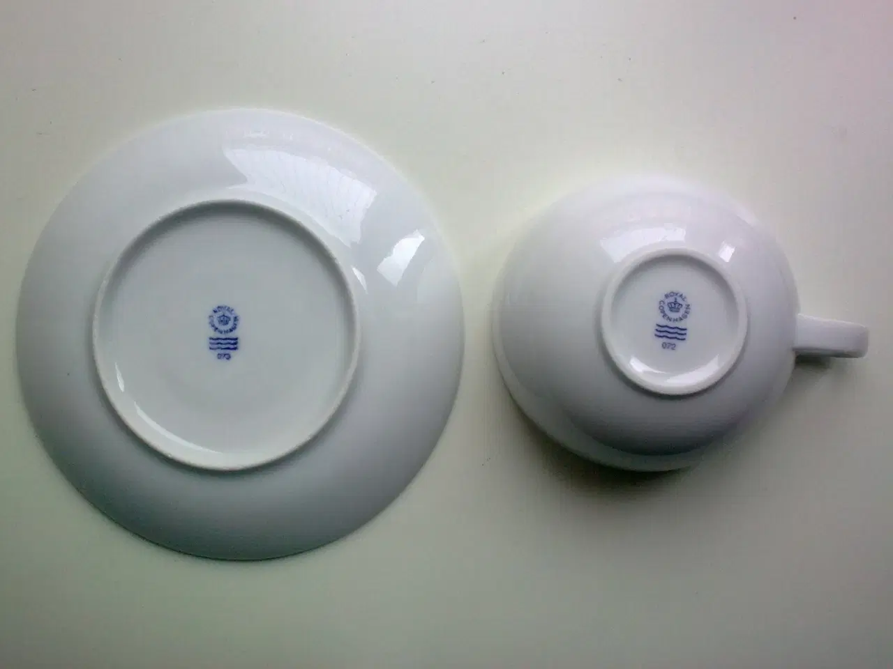 Billede 6 - Hvid dansk design tekop Royal Copenhagen