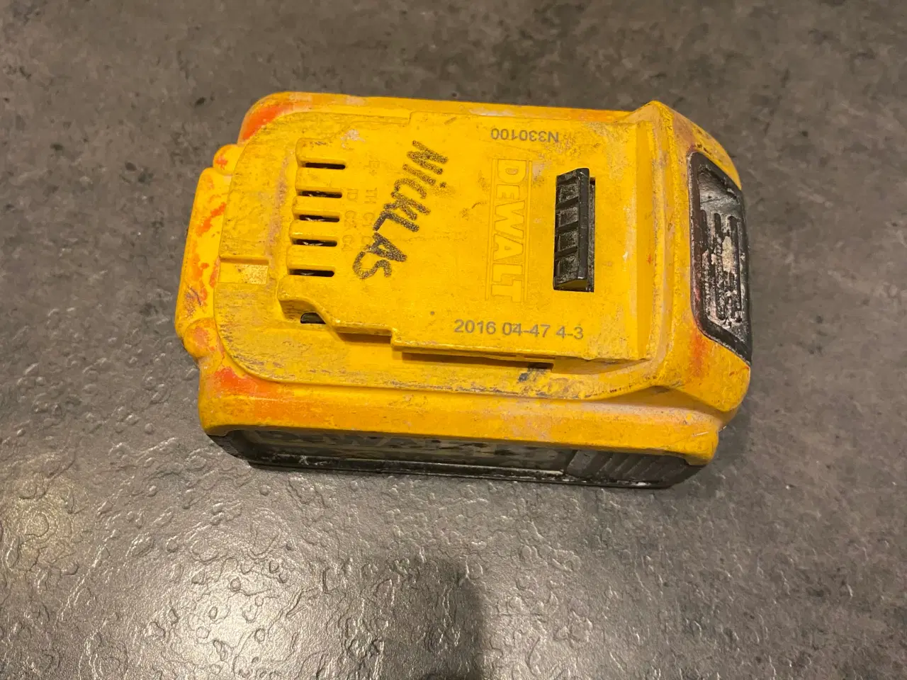 Billede 3 - DeWalt batteri sælges.