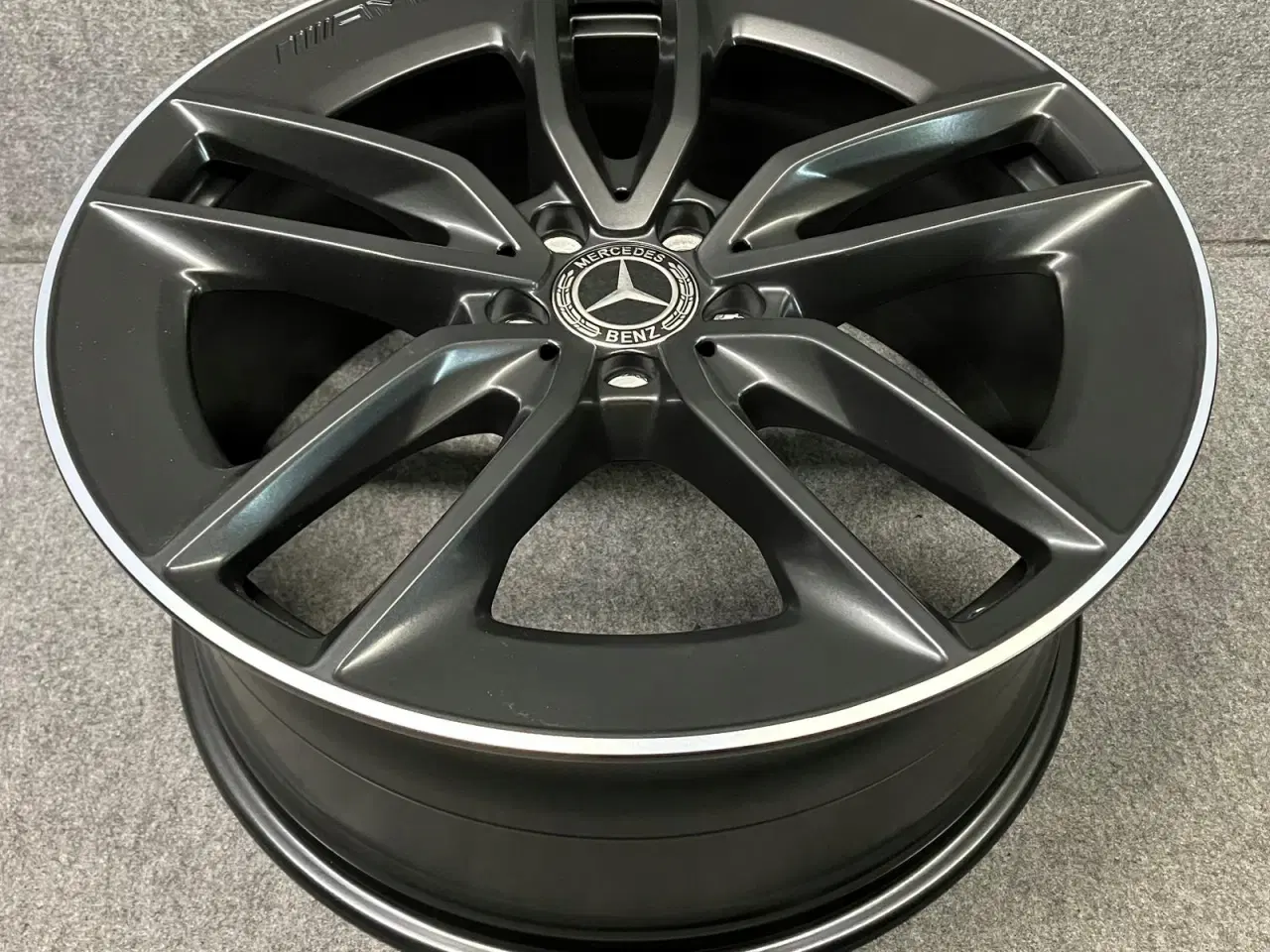 Billede 1 - ALUFÆLGE MERCEDES E 213 A213 W213 AMG 20"