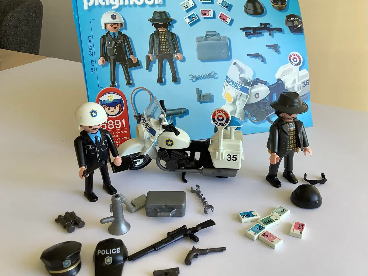 Billede 1 - Playmobil 5891, motorcykelbetjent og røver