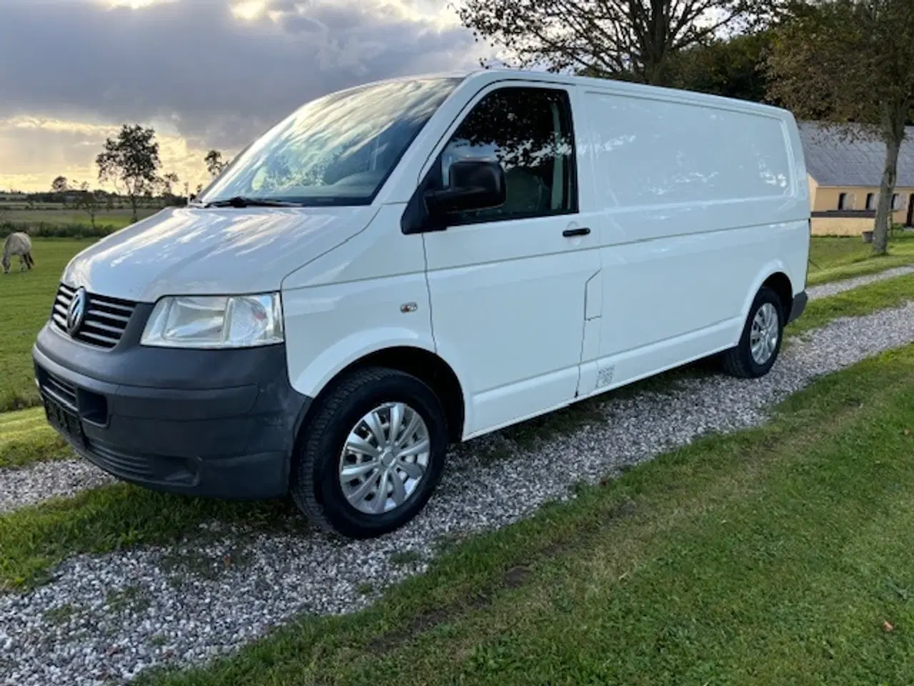 Billede 2 - VW Transporter 2,5 TDi 130 Kassevogn lang Nysynet