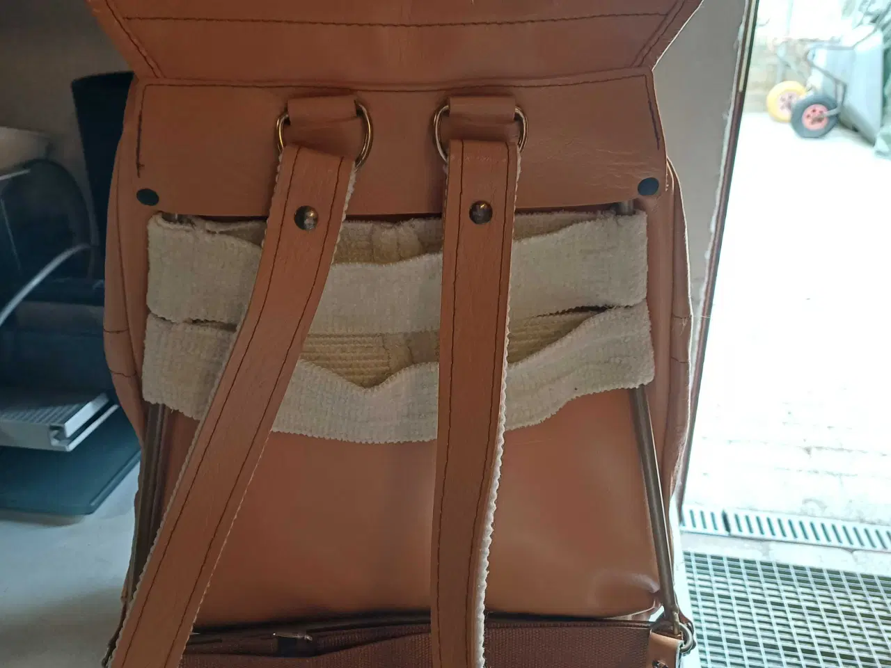 Billede 3 - Rygsæk i imiteret skind