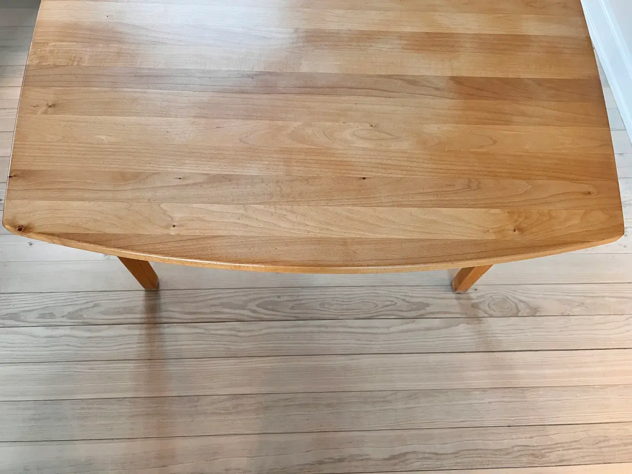Billede 1 - Spisebord i ahorn