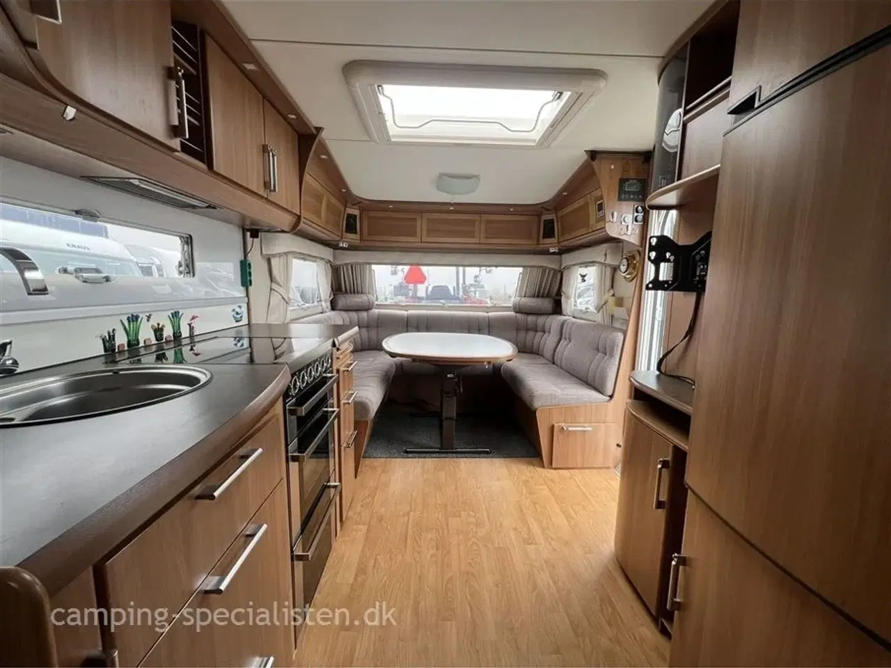 Billede 4 - 2012 - Kabe Royal 610 XL KS   2012 Kabe Royal 610 XL KS - Se den nu hos Camping-Specialisten.dk