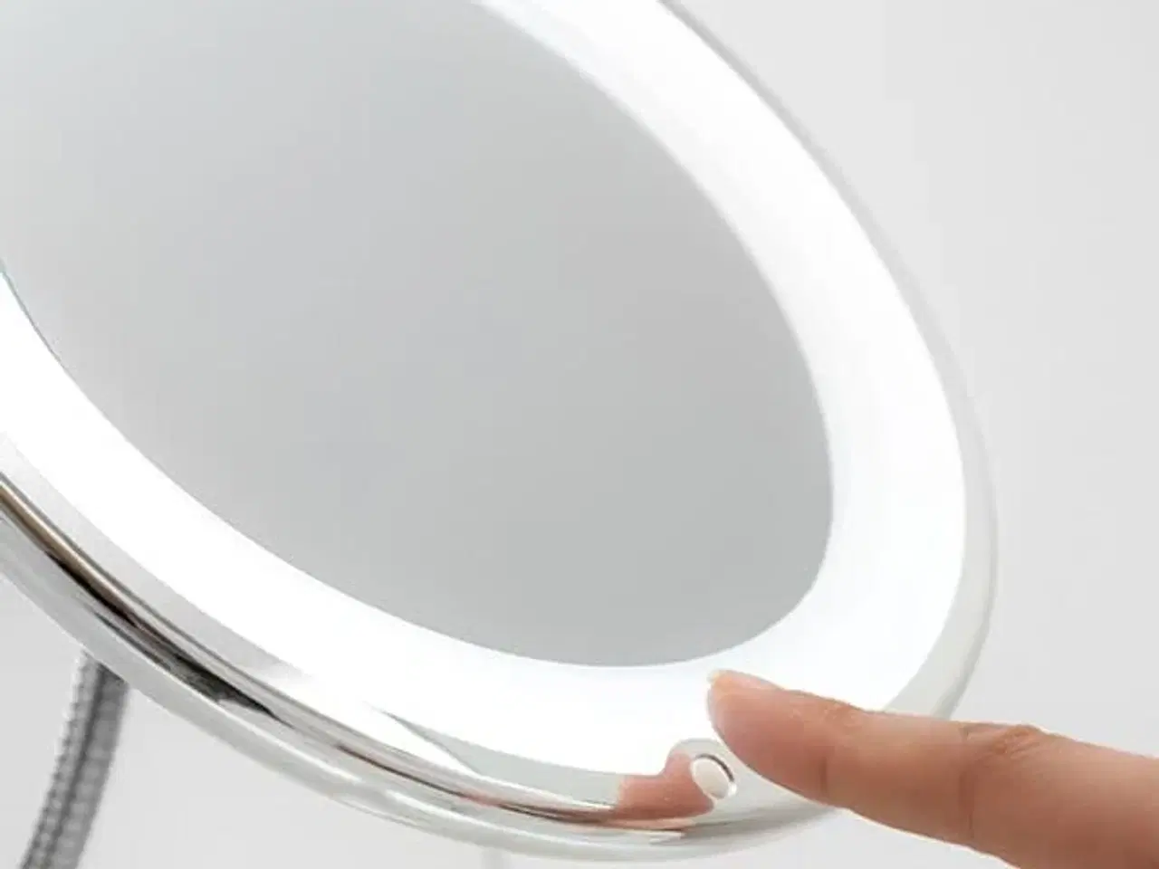Billede 7 - LED Forstørrelsesglas med fleksibel arm og sugekopper Mizoom InnovaGoods