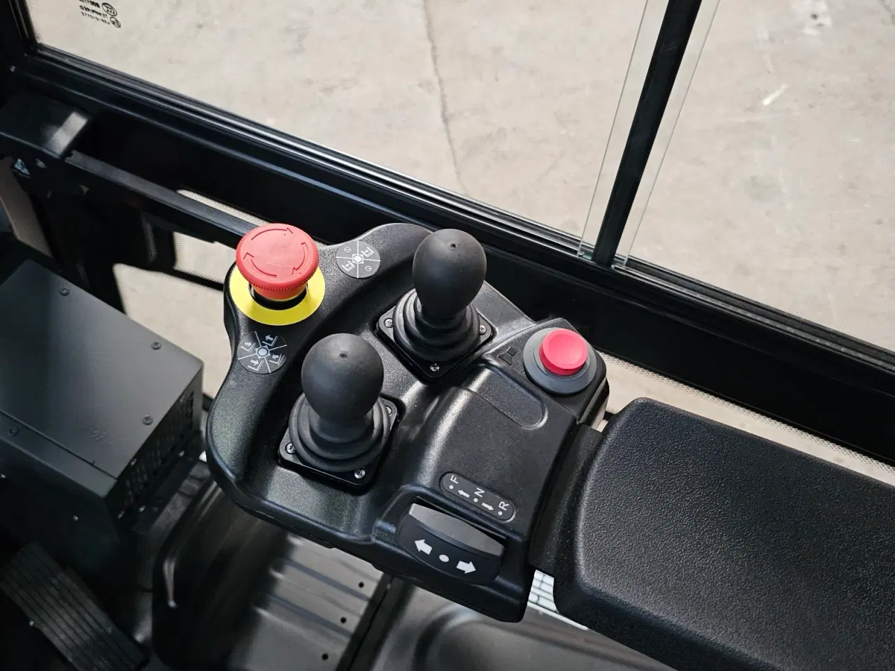 Billede 3 - Elektrisk gaffeltruck - udstillingsmodel - litium