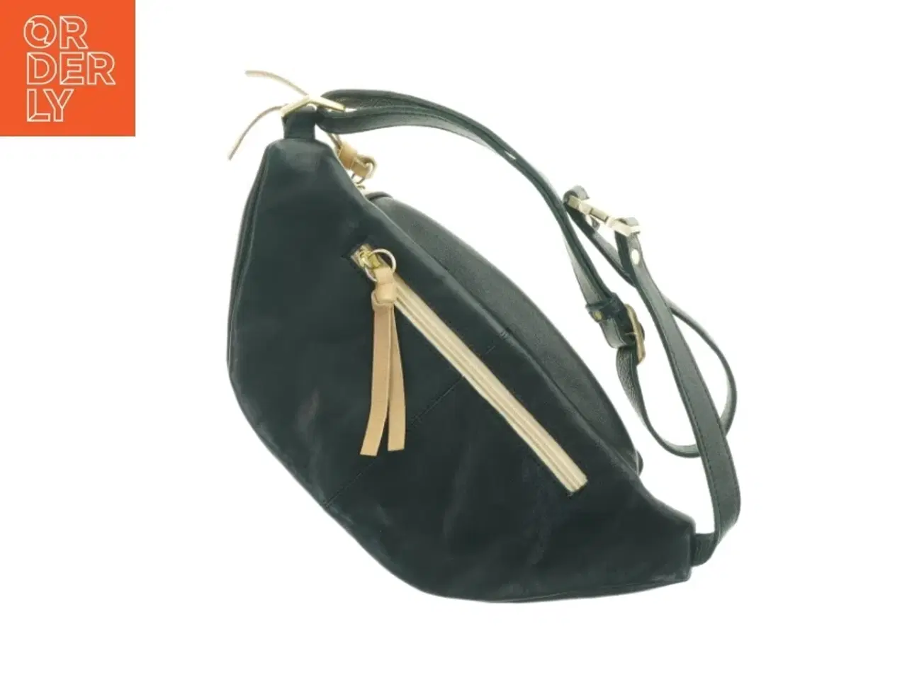 Billede 2 - Sort skuldertaske med lynlåse fra Maand (str. 35 x 18 cm)