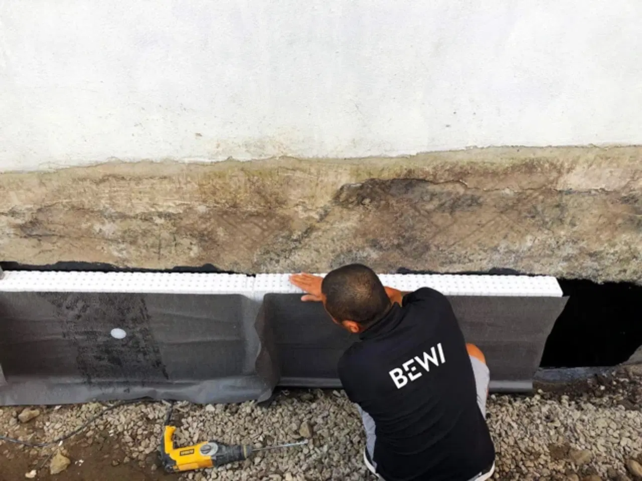 Billede 1 - Isolering udvendig kældervæg