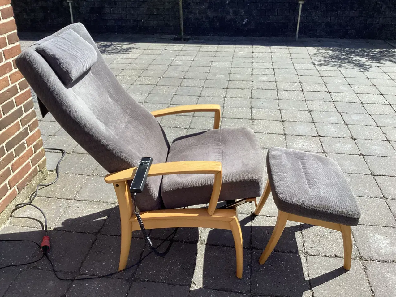 Billede 4 - Brugt Otiumstol med fodskammel fra Farstrup