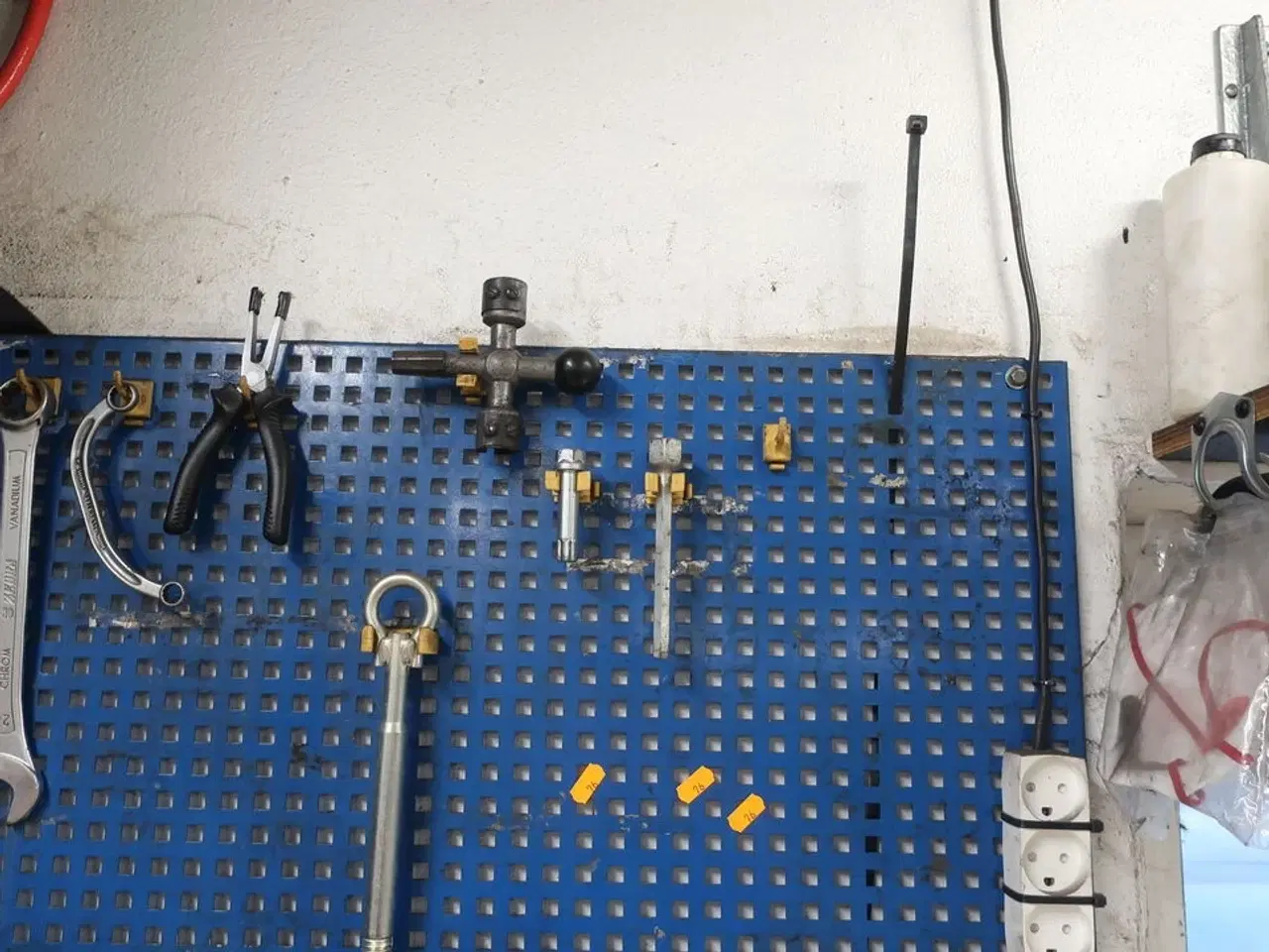 Billede 3 - Tavle med indhold