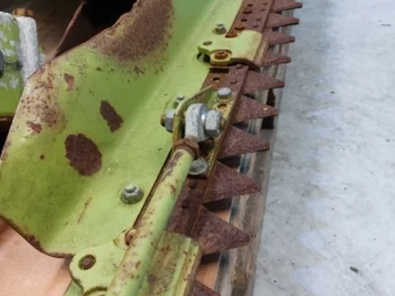 Billede 21 - Claas Commandor 116 Båcht Sidesknive