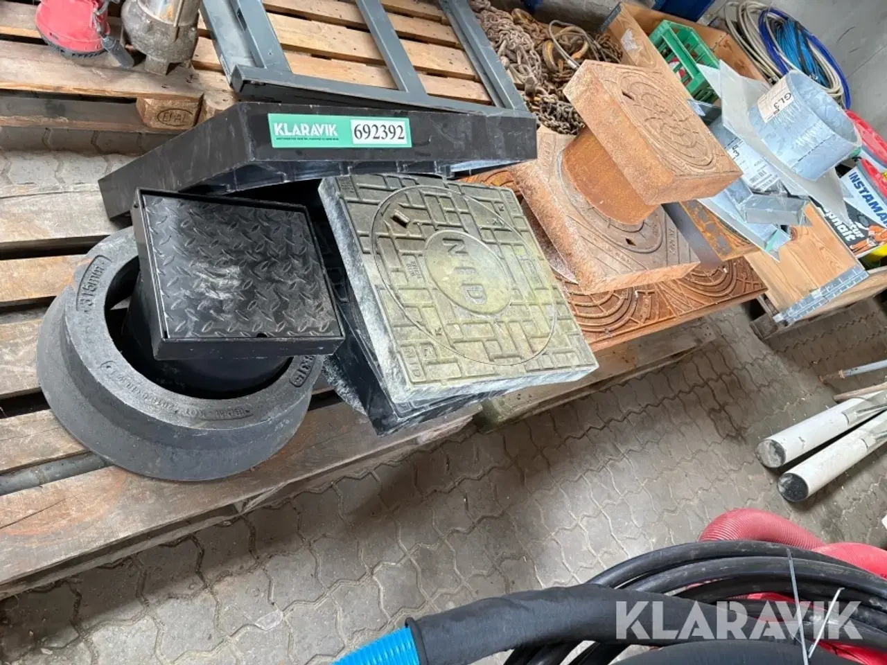 Billede 1 - Brønddæksler og rammer – støbejern & plast (Jesmig / NID m.fl.)