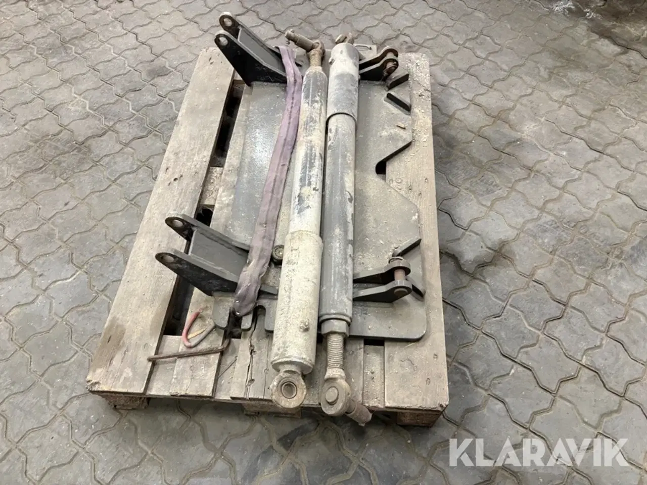 Billede 4 - Frontophæng sneplov til Volvo FM12