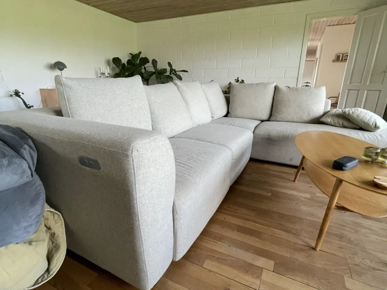 Billede 1 - Lækker stor hjørnesofa, lysegrå uld