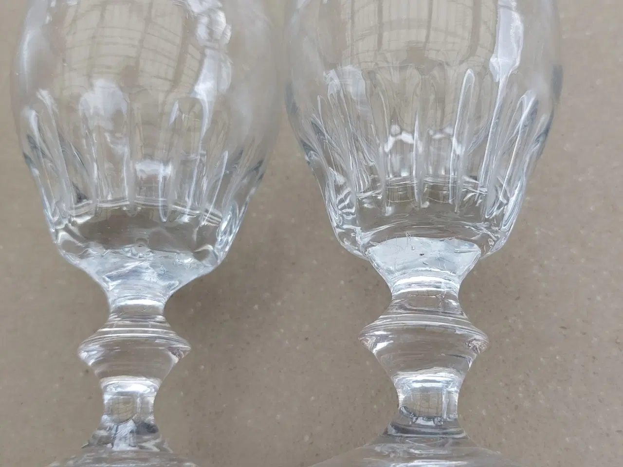 Billede 2 - CONRADSMINDE - snapseglas ca. år 1850 - riflede 