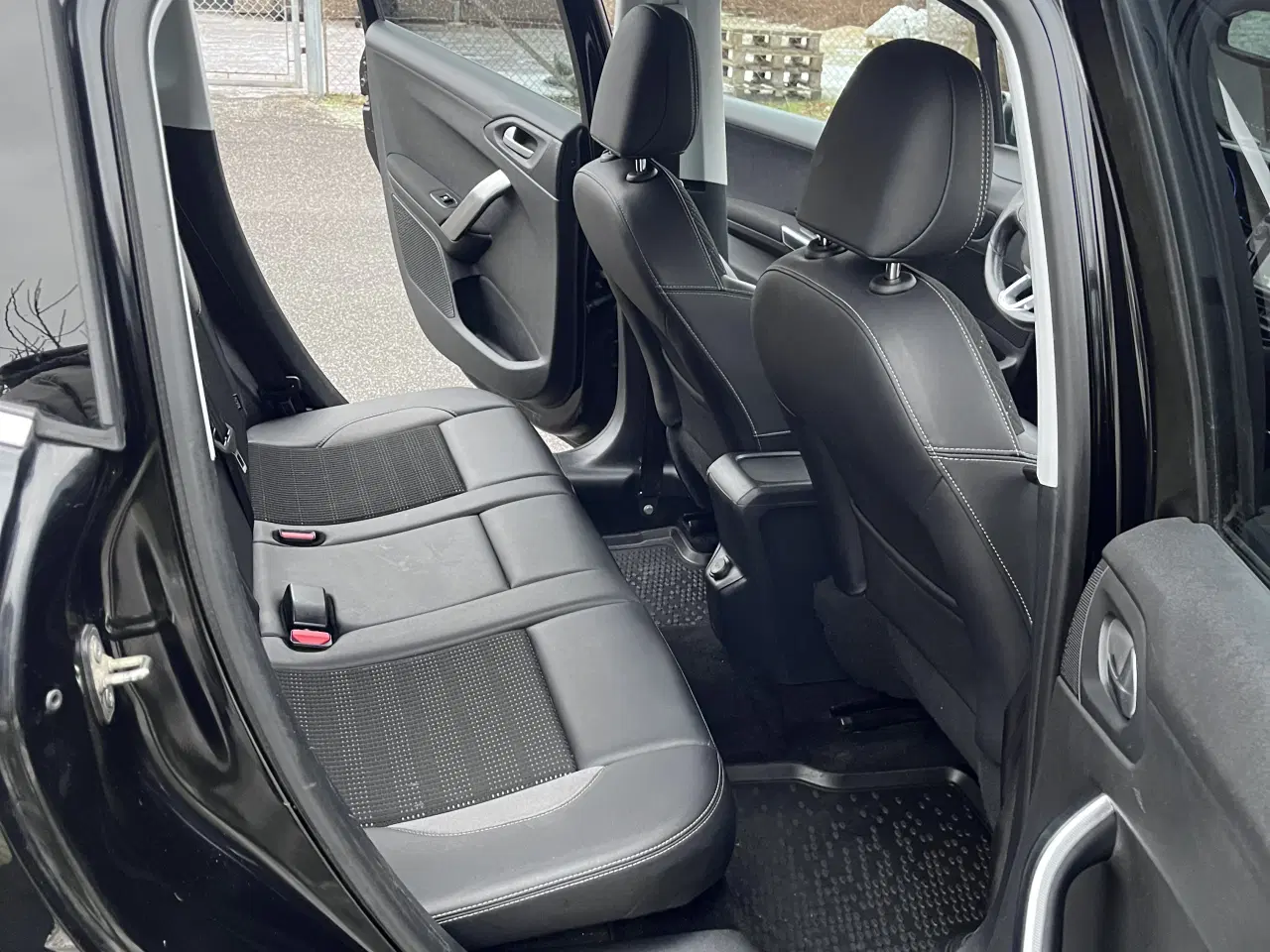 Billede 9 - 🚗 Peugeot 2008 Allure – Ny Syn & Ny serviceret