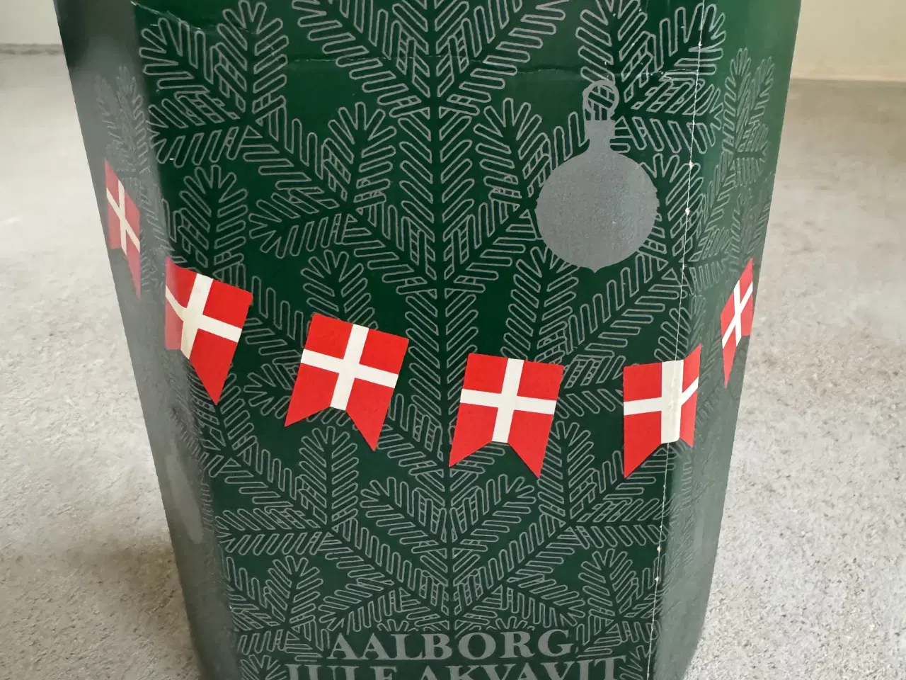 Billede 3 - Aalborg Jule Akvavit 1985 med original æske