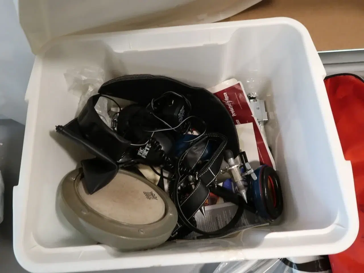 Billede 4 - Taske, div. Elektronik, div. Merchandise tøj m.m.