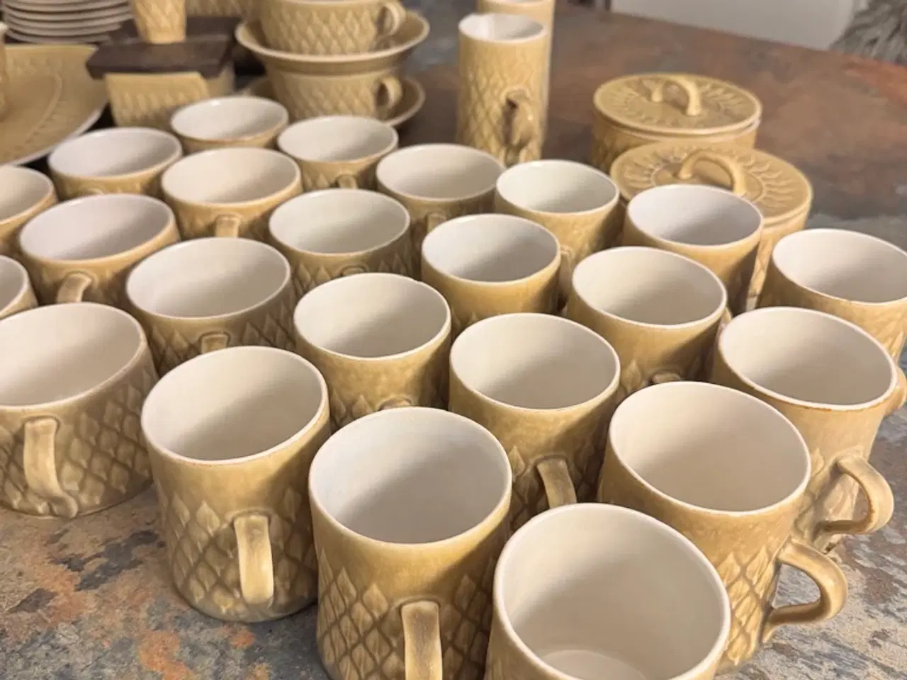 Billede 2 - Relief B&G stel - komplet kaffe & te stel mm.