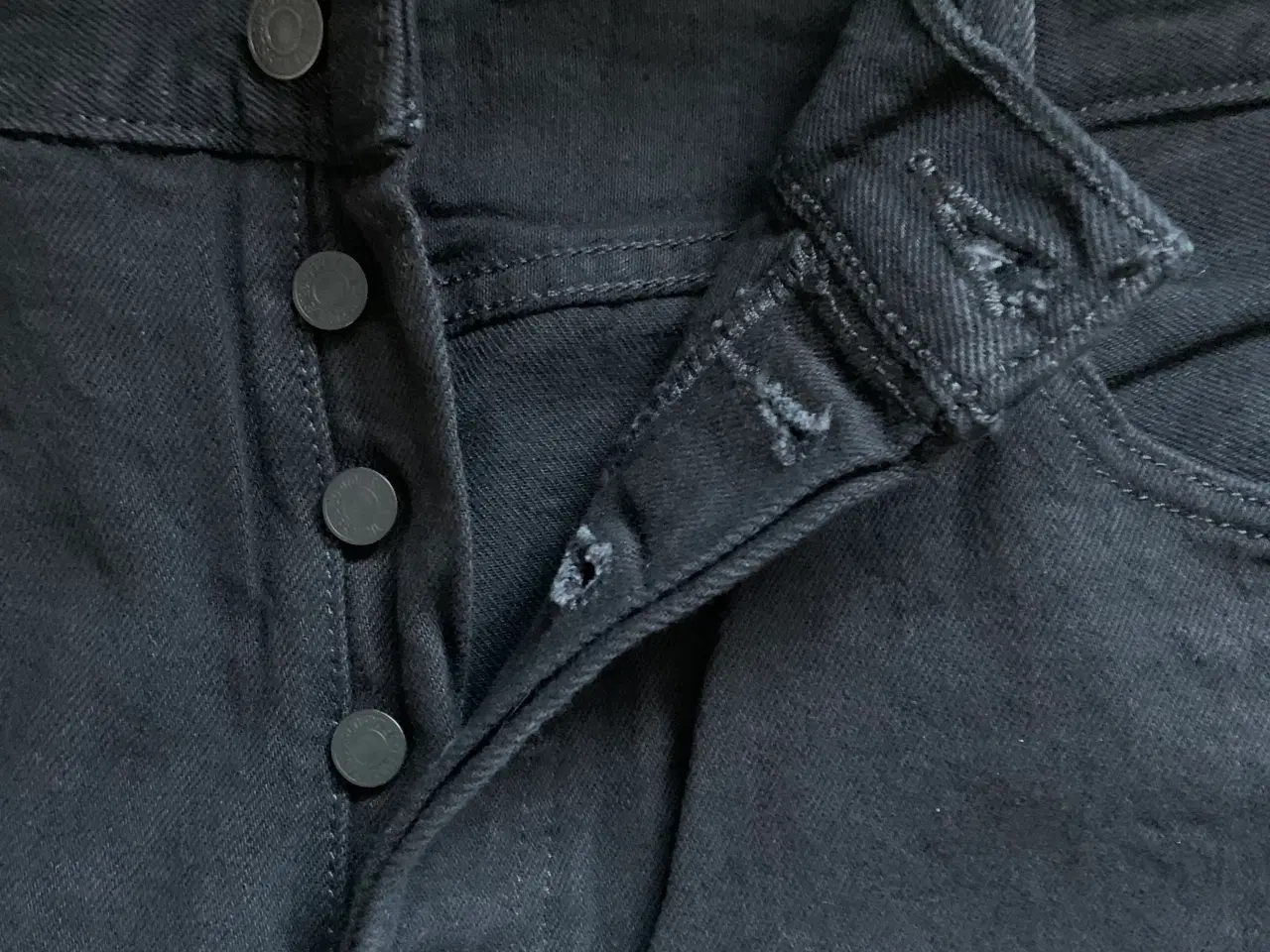 Billede 3 - Levi’s jeans model 501 farve : sort