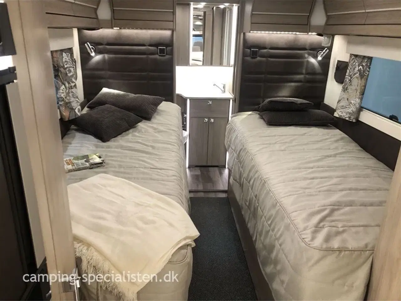 Billede 13 - 2025 - Kabe Imperial I 910 T   Kabe Imperial 910 T med ende badeværelse  model 2025 kan nu ses  hos Camping- Specialisten.dk