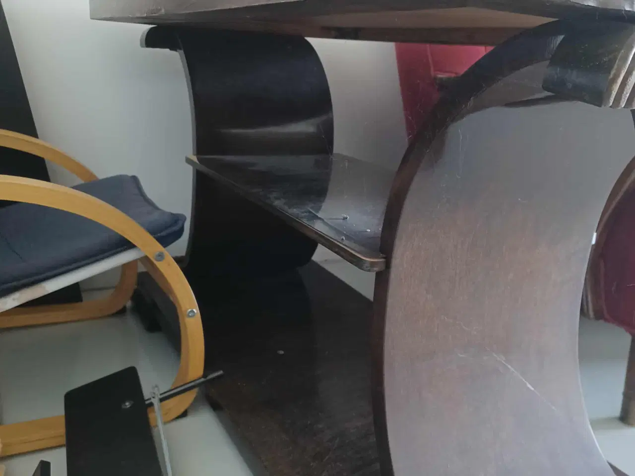 Billede 10 - Sofagruppe med bord i rødt stof