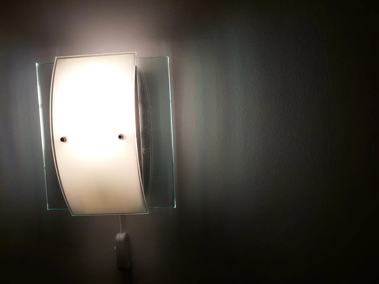 Billede 5 - 2 stk. fint/elegant væghængt senge/læsse lamper