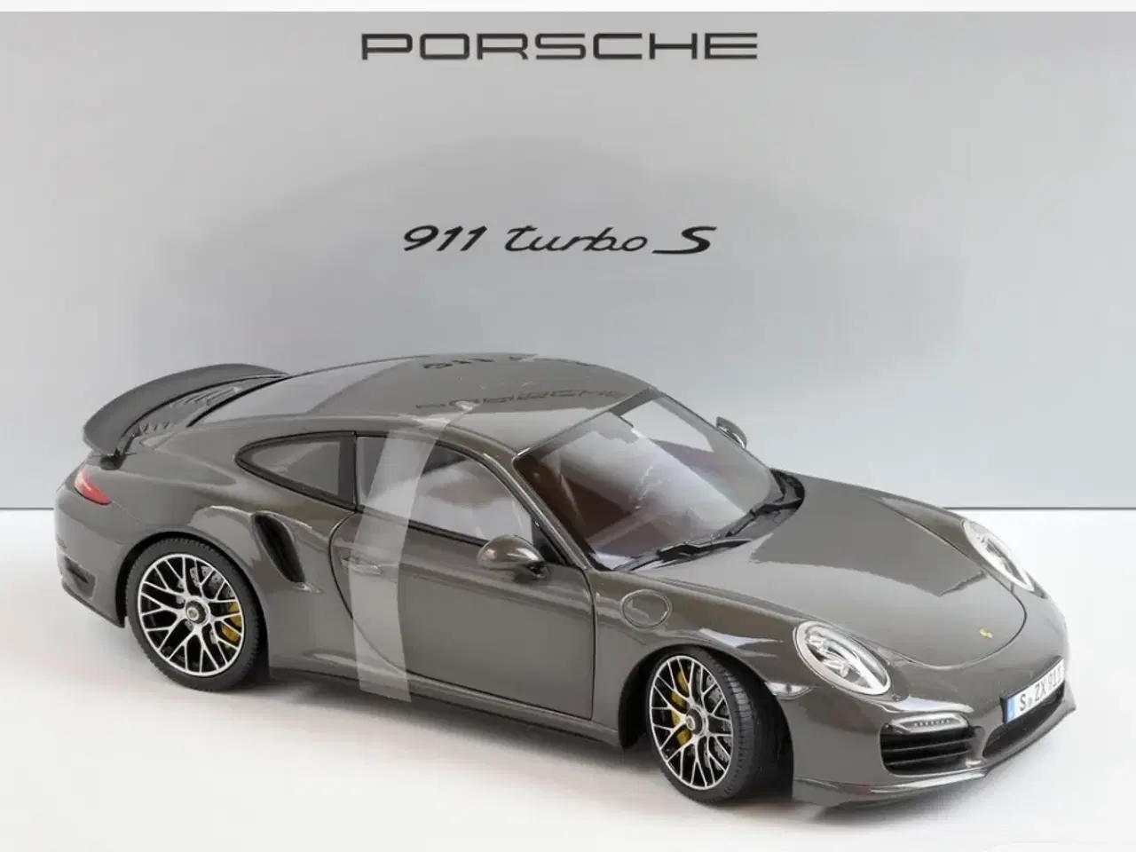 Billede 3 - 1:18 Porsche 911(991) Coupe Turbo S