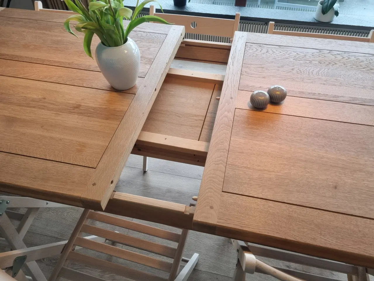 Billede 3 - Spisebord med udtræk, massiv egetræ