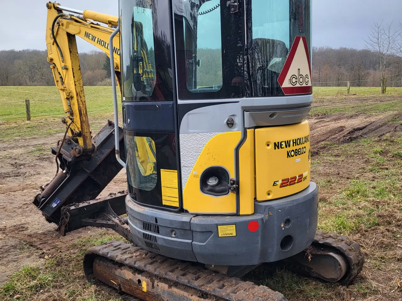 Billede 3 - New Holland minigraver, kan køres på trailer.