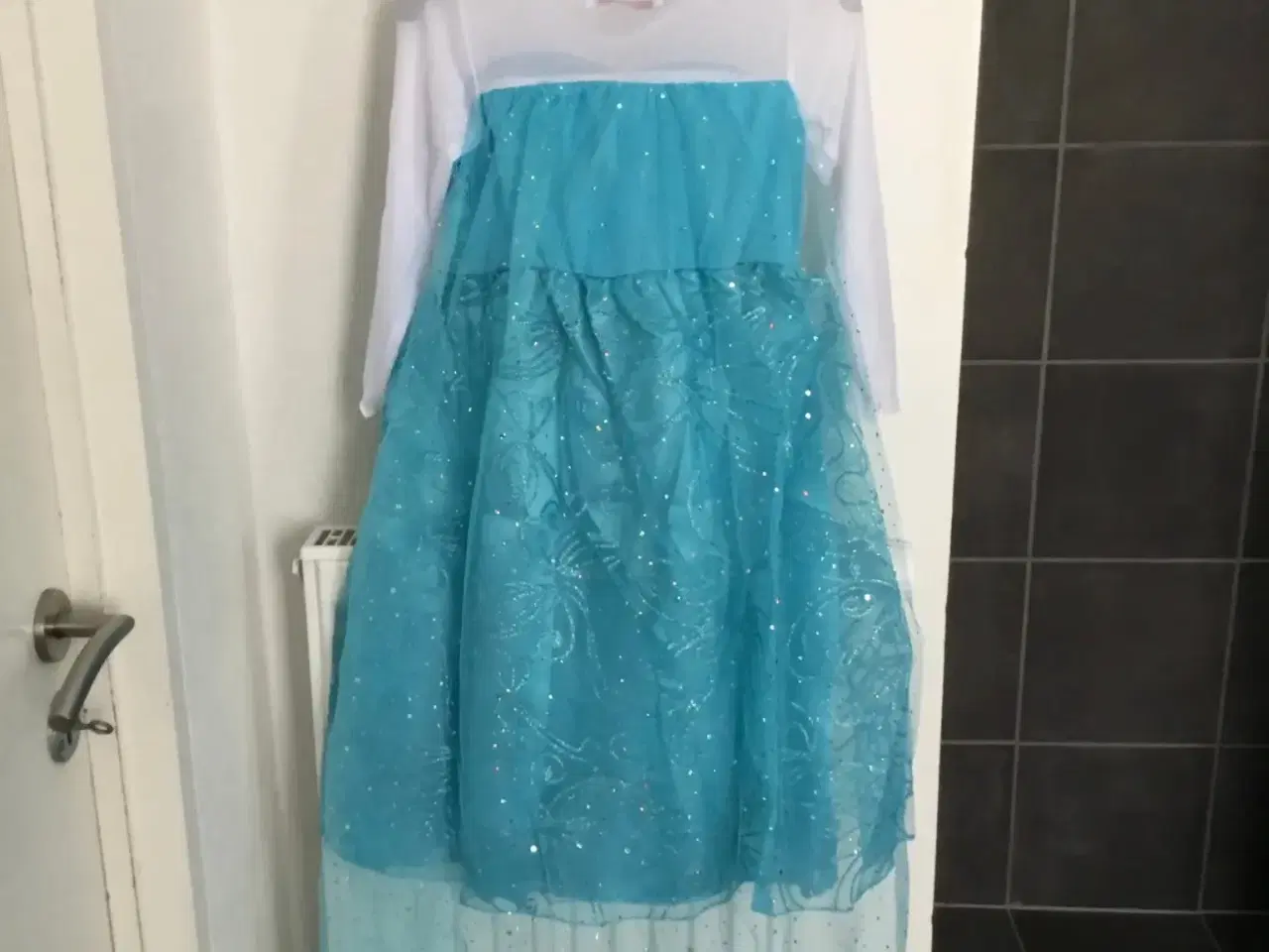Billede 5 - Frost kjole + slør med Elsa festkjole udklædning