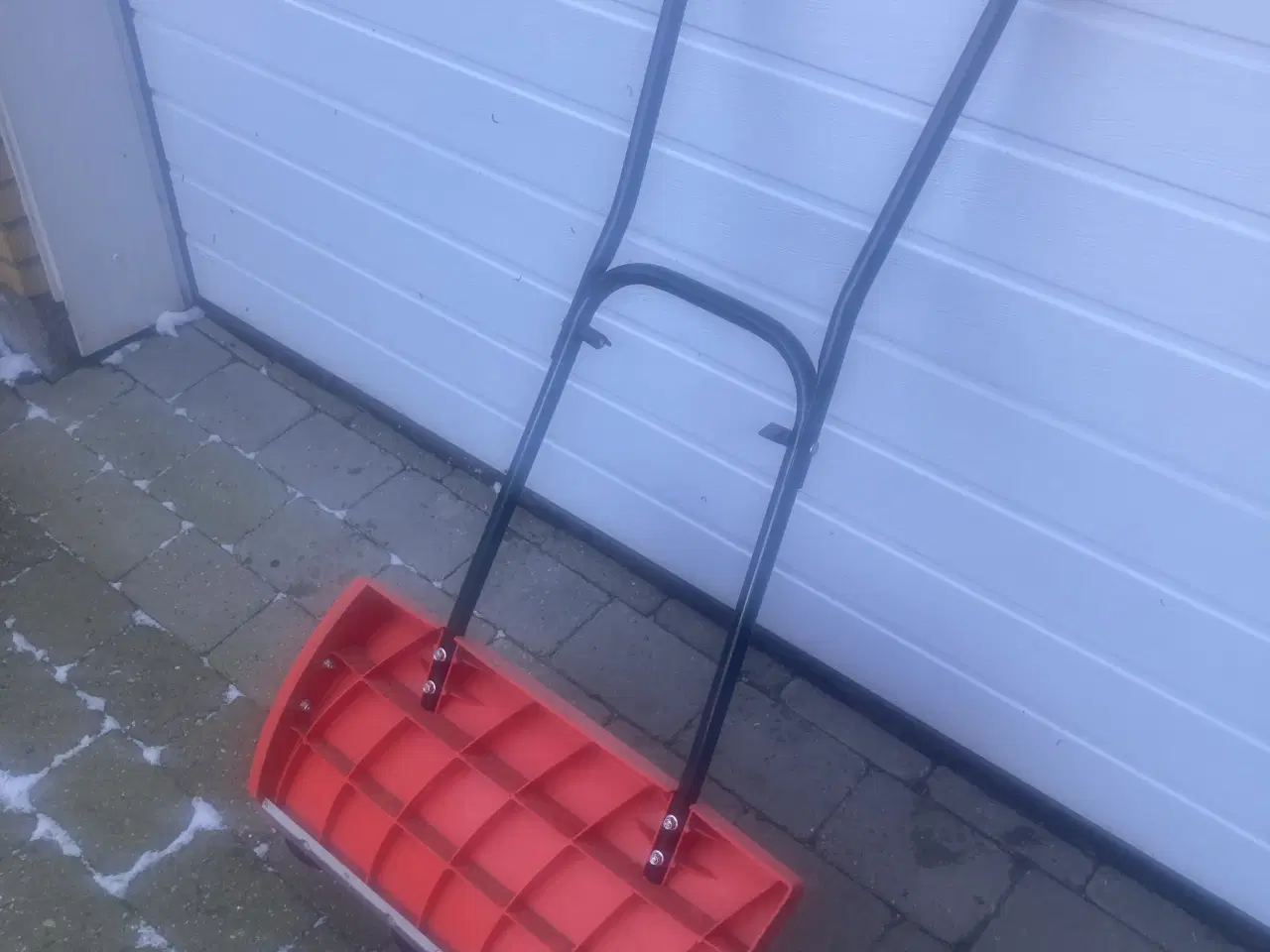 Billede 5 - Manuel sne/isfjerner til fortov, indkørsel mm