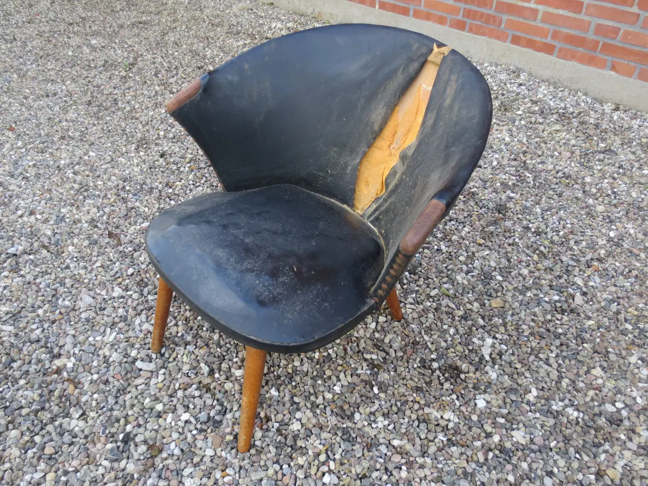 Billede 1 - 1 stk Retro Grydelænestol med teak negle