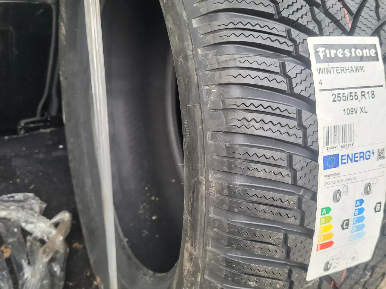 Billede 1 - 255/55R18 firestone vinter