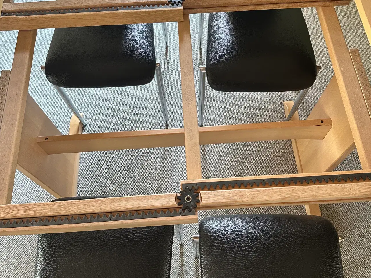 Billede 3 - Bord og 6 stole