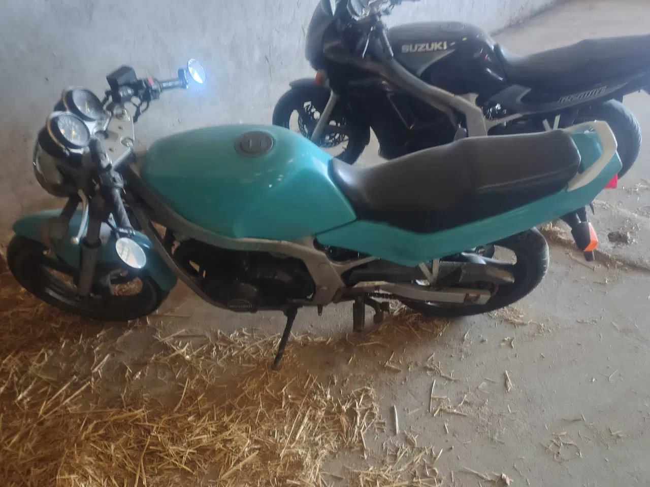 Billede 2 - Nysynet Suzuki GS 500 E fra år 1993