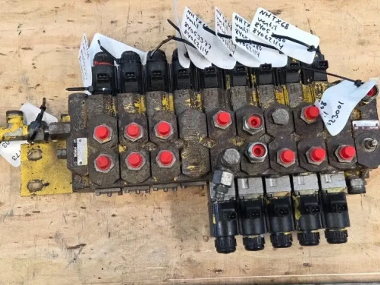 Billede 18 - New Holland TX68 Hydraulikventil 84023470