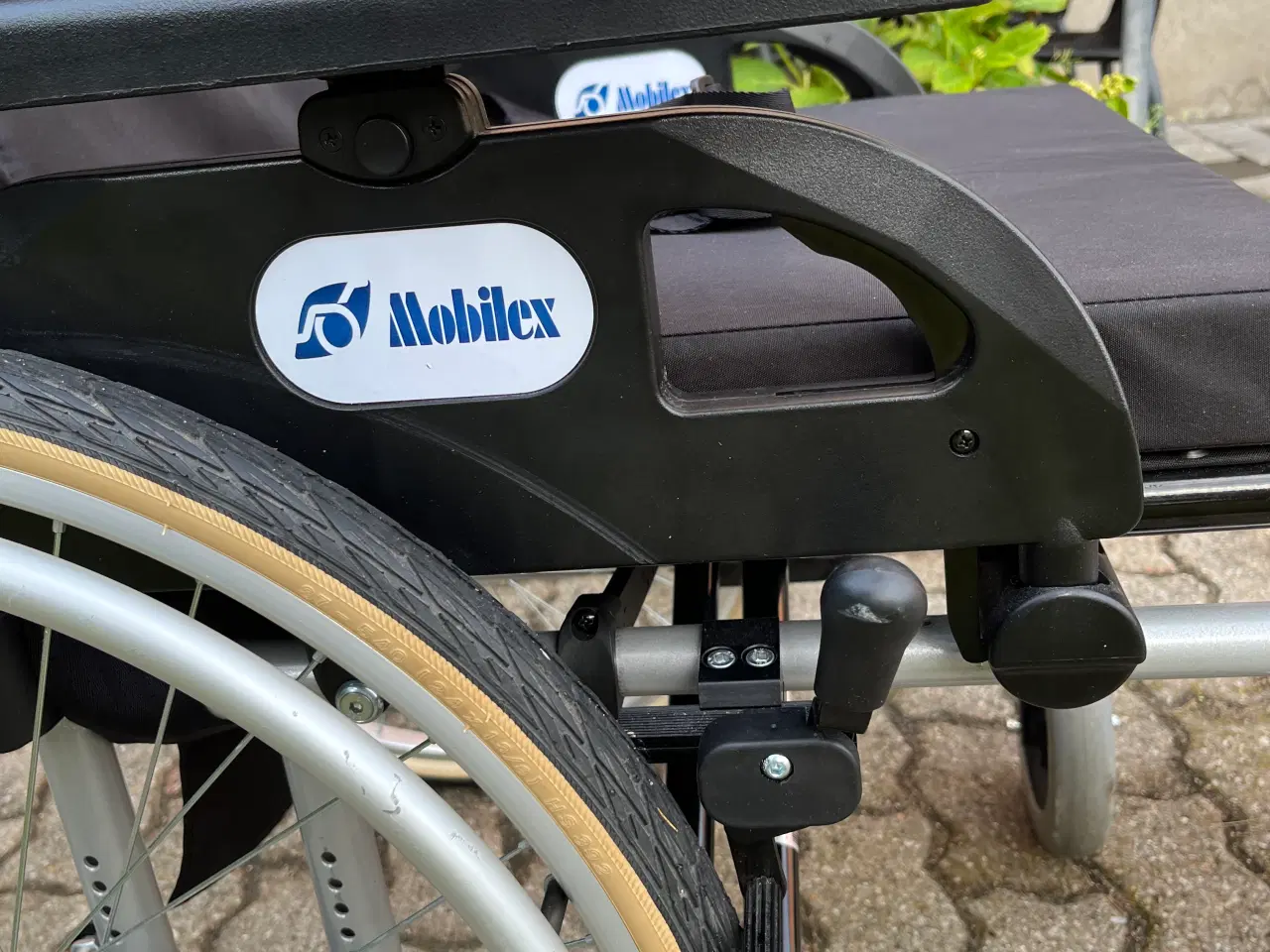 Billede 3 - Kvalitets MOBILEX letvægts kørestol.