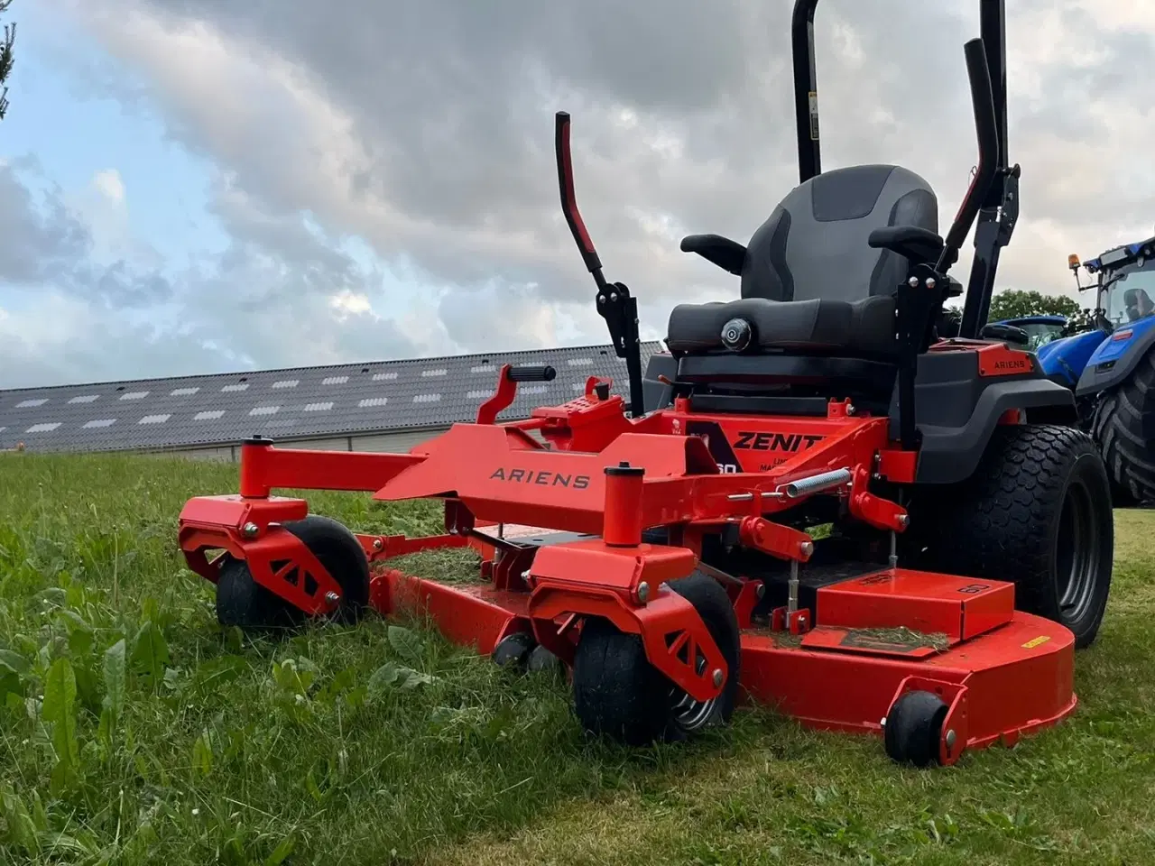 Billede 3 - Ariens Zenith 60 SD Top professionel maskine med stor 2 cylindret Kawasaki motor.
