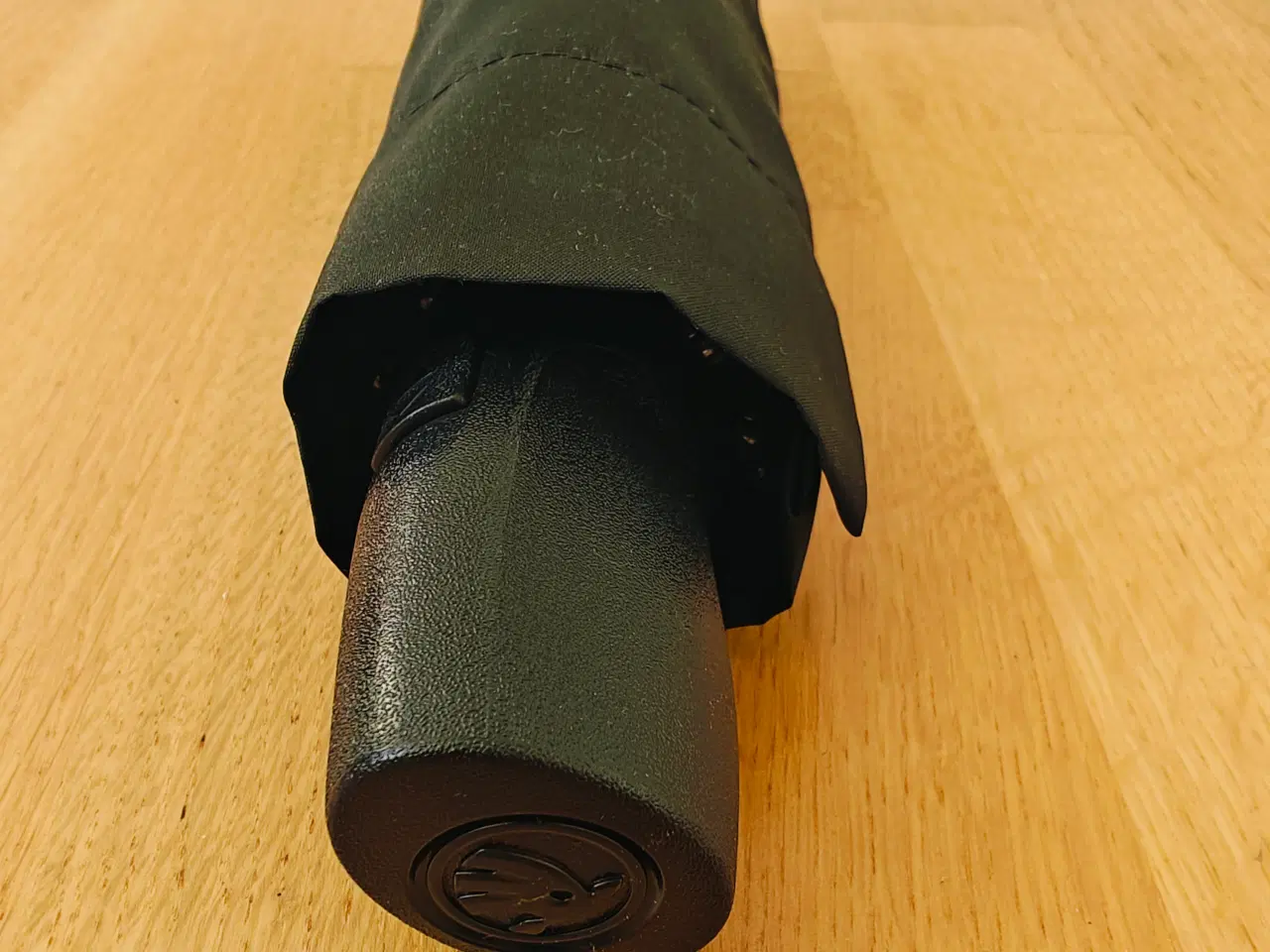 Billede 1 - Original Skoda Paraply til fordøren ny.